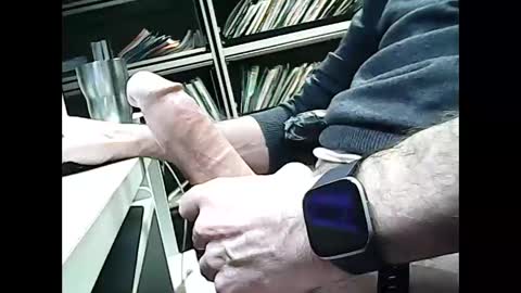 Snapshot of 01quebecboy69 chatting on January 6, 8:28 pm 01quebecboy69 online show from January 6, 8:28 pm