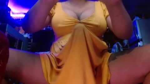 Snapshot of 11inchmonstercock4u chatting on October 23, 1:51 am i am trixie im Your Selfsucking Mistress online show from October 23, 1:51 am