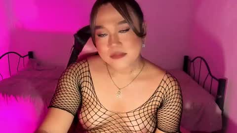 1lovelymess online show from February 9, 7:34 am