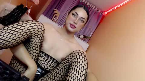 1miracle_tranny online show from September 18, 11:53 pm