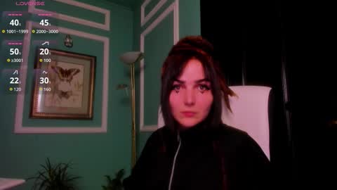 Moona  online show from December 17, 3:30 pm