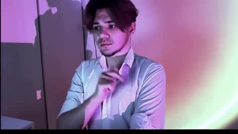 1roberttt online show from December 2, 8:51 pm