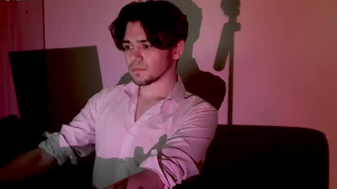 1roberttt online show from May 19, 8:49 pm