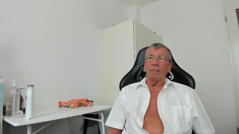 Henk online show from May 4, 1:17 pm