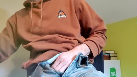 22_acacia_avenue online show from February 9, 9:13 am