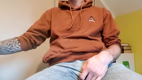 22_acacia_avenue online show from February 14, 9:34 am