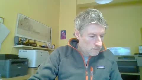 22esserre online show from February 18, 9:32 am