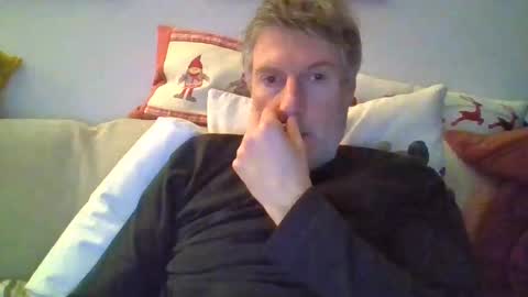 22esserre online show from February 26, 9:31 pm