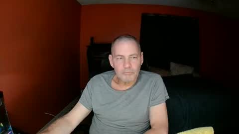 2beu online show from August 3, 2:57 am