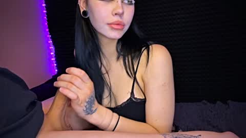 2emo4fam online show from January 8, 2:25 am