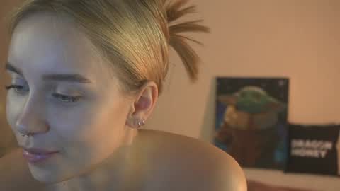 Elley  online show from January 16, 7:31 pm