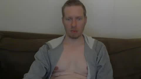 2small4you83 online show from June 9, 6:51 pm