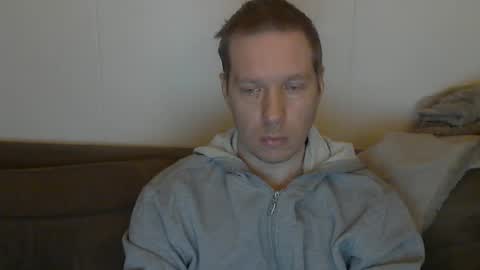 2small4you83 online show from March 8, 10:36 pm