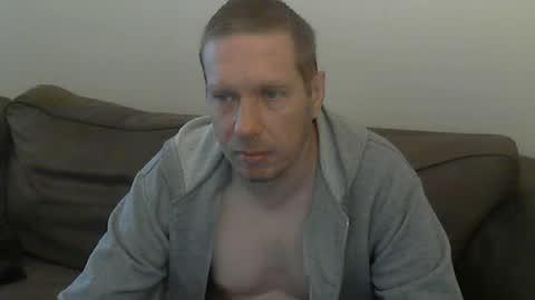 2small4you83 online show from June 5, 11:04 am