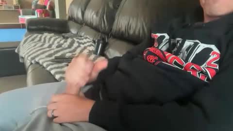 33upandabout33 online show from December 14, 8:59 pm