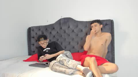 Guy 1  Guy 2  Guy 3. online show from November 25, 8:51 pm