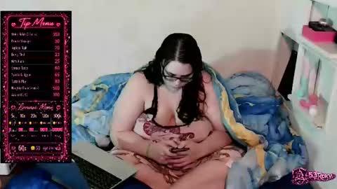 53roxy online show from June 11, 10:52 pm
