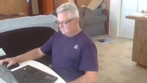 Snapshot of 55mnc chatting on October 18, 3:27 pm Joe online show from October 18, 3:27 pm