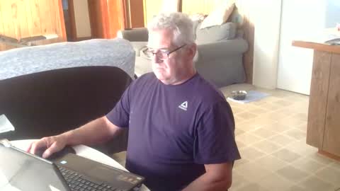 Snapshot of 55mnc chatting on October 16, 8:51 pm Joe online show from October 16, 8:51 pm