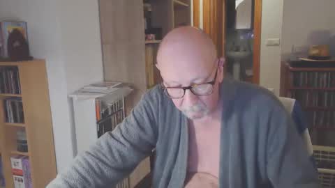  Papi  online show from October 31, 5:13 pm