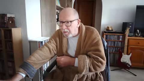  Papi  online show from February 8, 9:03 am