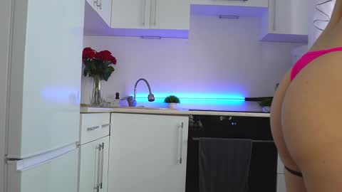 Monicano face online show from March 16, 4:15 am