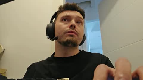 8inchdude93 online show from September 15, 10:17 am