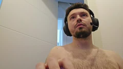 8inchdude93 online show from June 25, 7:46 am