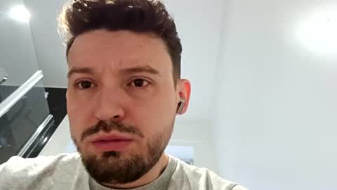 8inchdude93 online show from August 6, 6:33 am