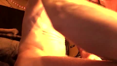 8inches4you2 online show from April 12, 5:00 am