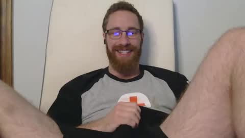 8InchesAndSomeHoles online show from April 27, 7:22 pm