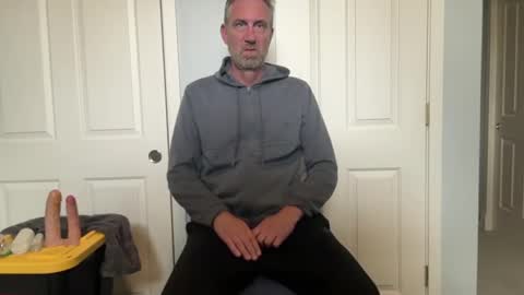 DildoRidingDilf online show from July 25, 8:40 pm