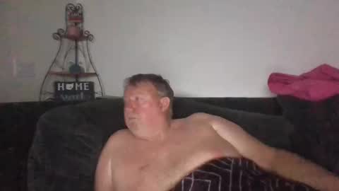 Snapshot of 9gecko696969 chatting on February 22, 9:34 am 9gecko696969 online show from February 22, 9:34 am