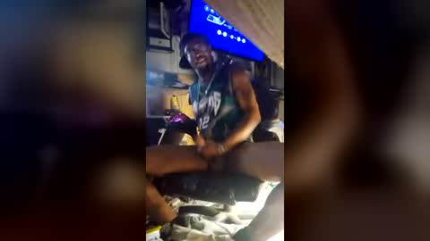 9inchmac245751 online show from August 9, 1:16 pm