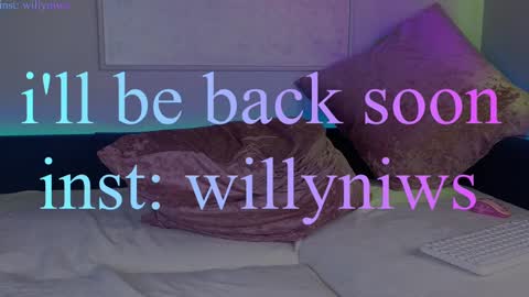 Snapshot of _a_n_n_y_ chatting on February 15, 8:54 am Willow online show from February 15, 8:54 am