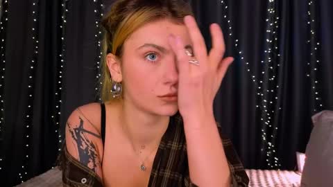 Willow online show from May 28, 9:46 pm