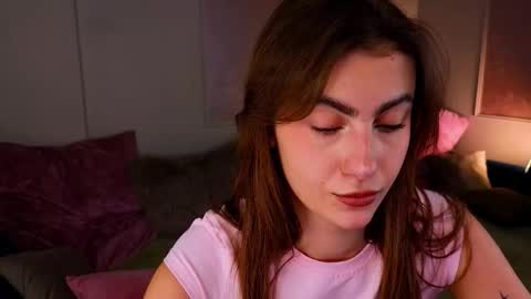 Snapshot of _a_n_n_y_ chatting on October 16, 9:24 pm Willow online show from October 16, 9:24 pm