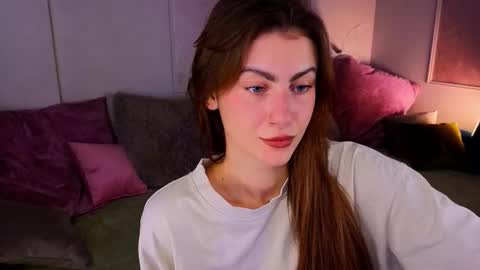 Snapshot of _a_n_n_y_ chatting on October 20, 9:31 pm Willow online show from October 20, 9:31 pm