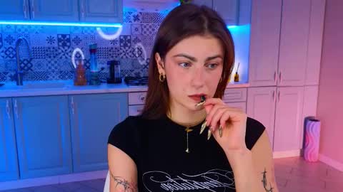 Snapshot of _a_n_n_y_ chatting on September 25, 9:22 pm Willow online show from September 25, 9:22 pm