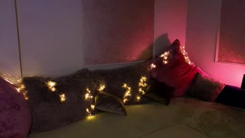 Willow online show from November 15, 12:45 am