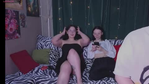 KENDALL  NATHANRYAN  LUCY online show from December 21, 6:58 pm