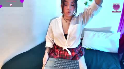 Snapshot of _alaia_sweet chatting on February 10, 3:32 pm _alaia_sweet online show from February 10, 3:32 pm