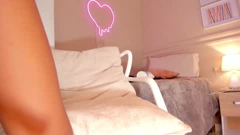 _aleja_x online show from October 6, 2:57 pm