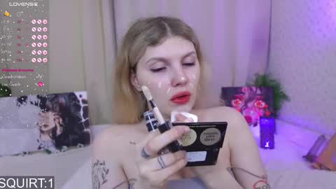 Snapshot of _aleksa chatting on September 22, 5:55 am Alexa online show from September 22, 5:55 am