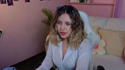 _amymoore online show from June 23, 1:35 am