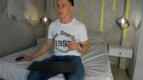 Andrew online show from December 24, 12:33 pm