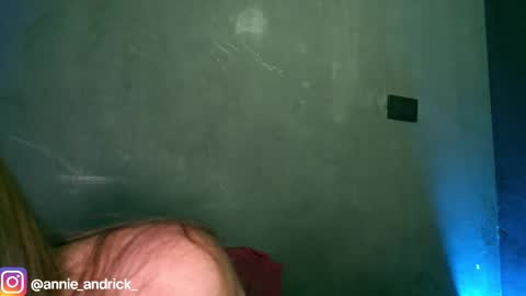 Annie Andrick online show from November 15, 1:35 pm