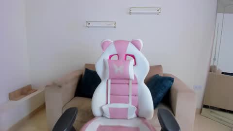    online show from January 13, 4:15 pm