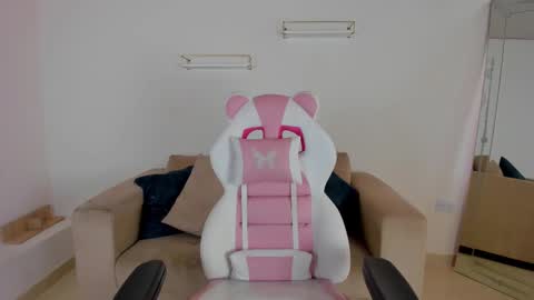    online show from September 29, 12:26 pm