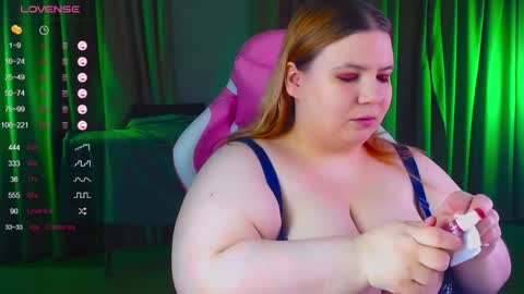 _ariaakashi_ online show from January 18, 12:30 am